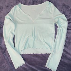 American Eagle lettuce-edge notched long sleeve top